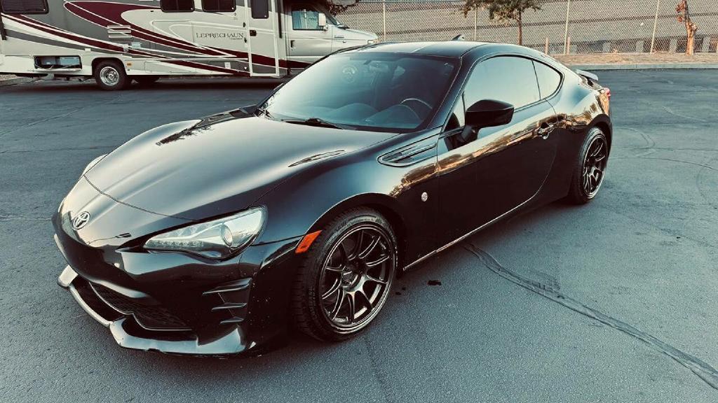 Photo 8 of this TOYOTA 86