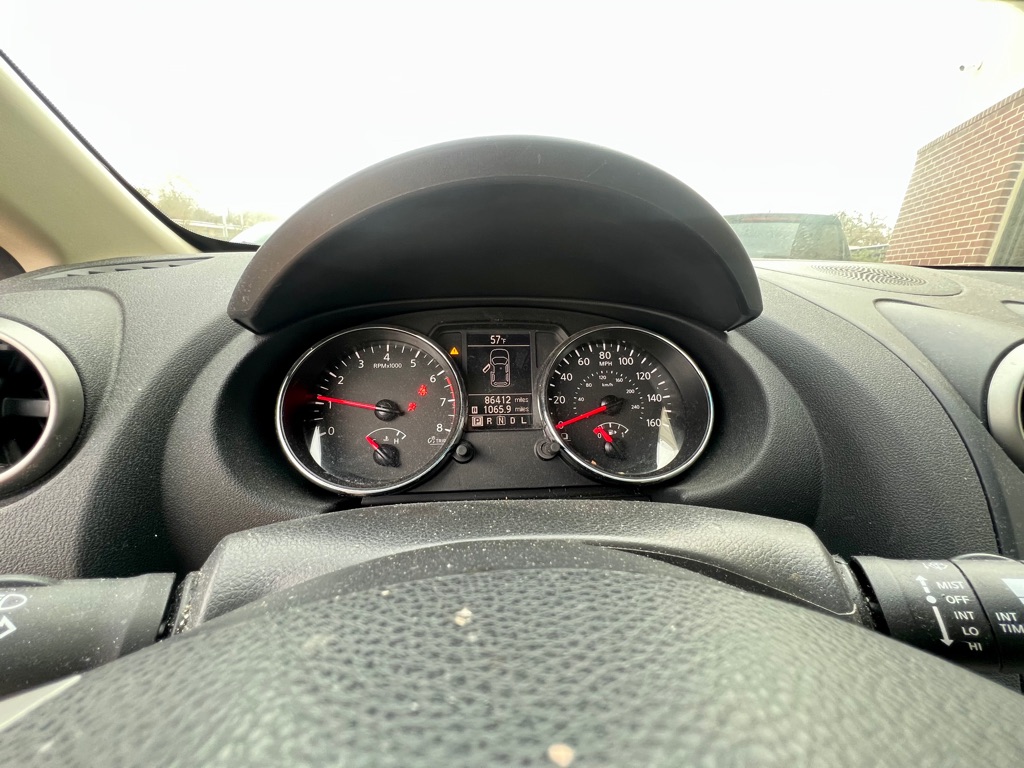 Photo 10 of this NISSAN ROGUE SELECT
