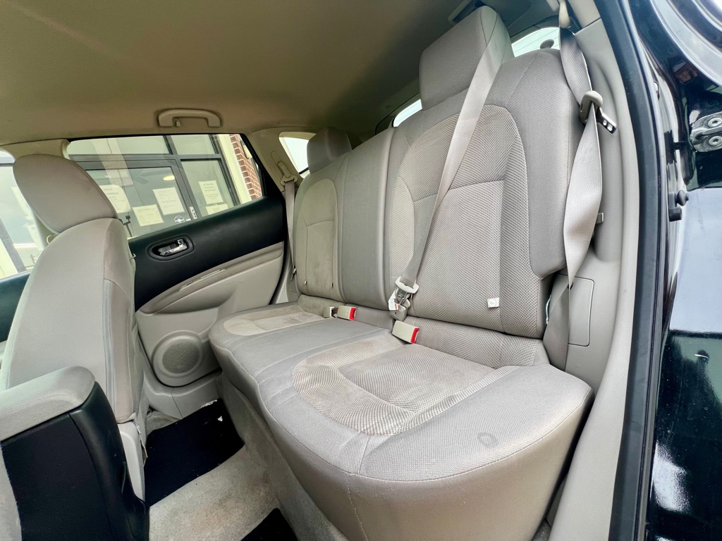 Photo 9 of this NISSAN ROGUE SELECT