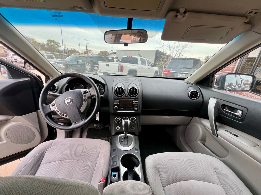 Photo 8 of this NISSAN ROGUE SELECT