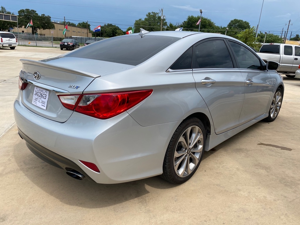 Photo 4 of this HYUNDAI SONATA