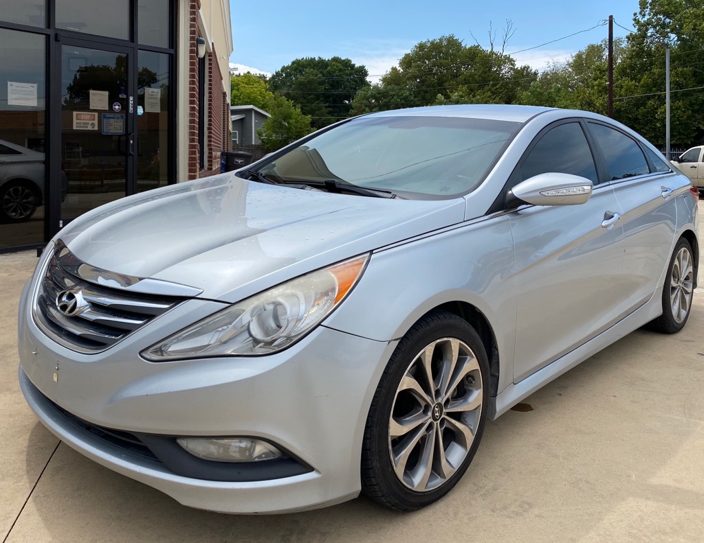 Photo 2 of this HYUNDAI SONATA