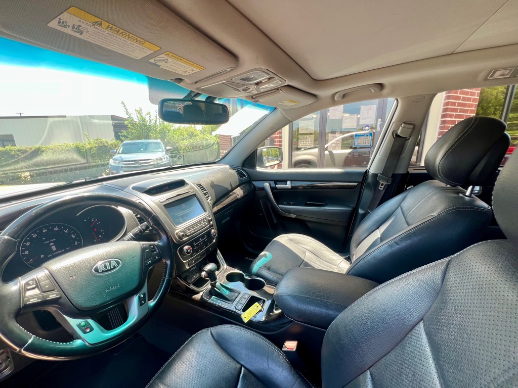Photo 5 of this KIA SORENTO