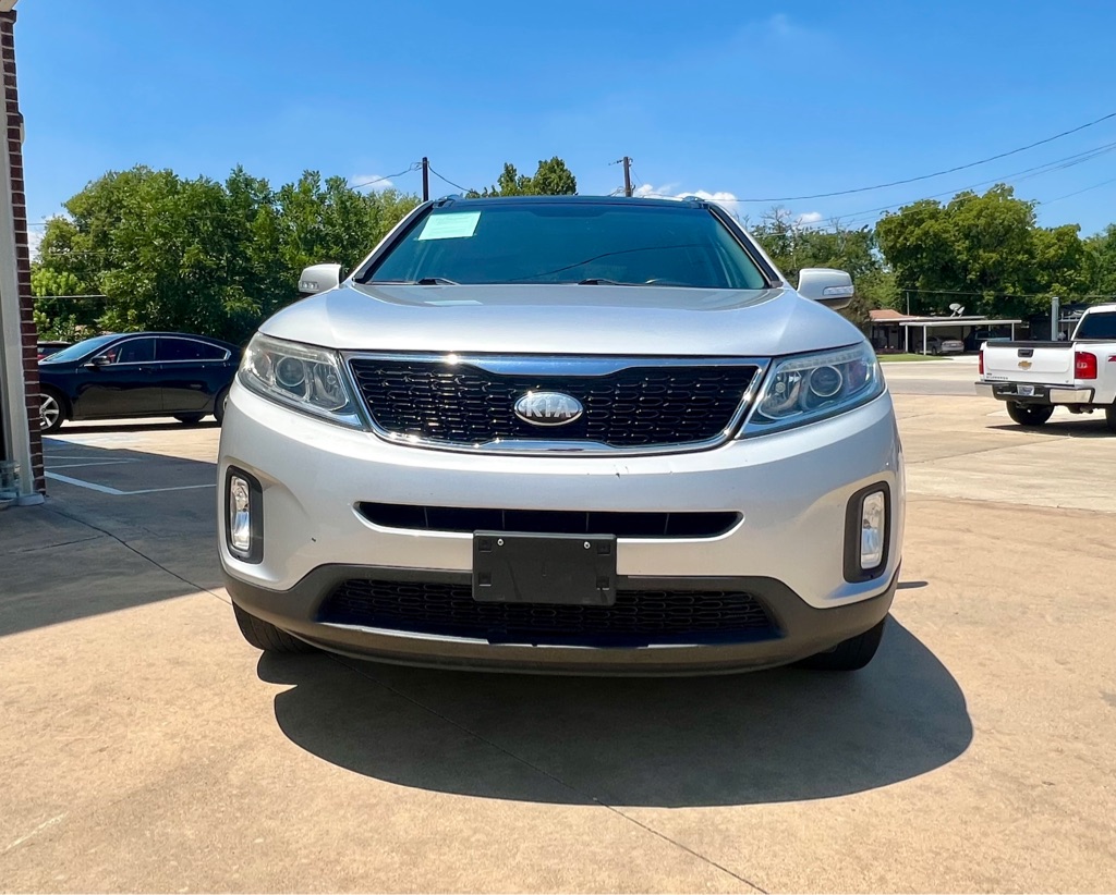 Photo 2 of this KIA SORENTO
