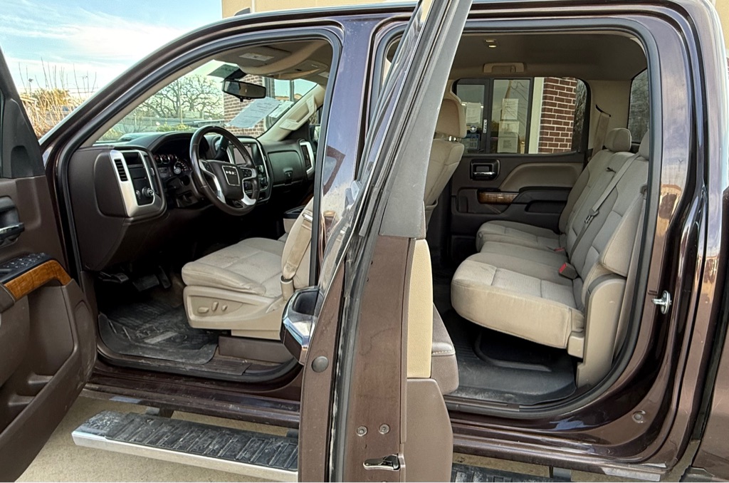 Photo 6 of this GMC SIERRA