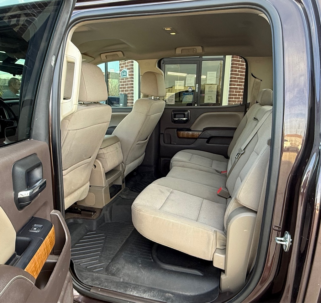Photo 8 of this GMC SIERRA