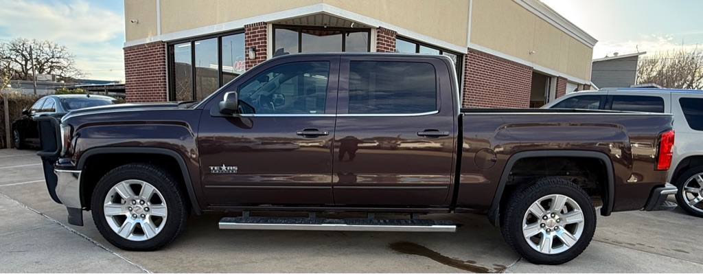 Photo 5 of this GMC SIERRA