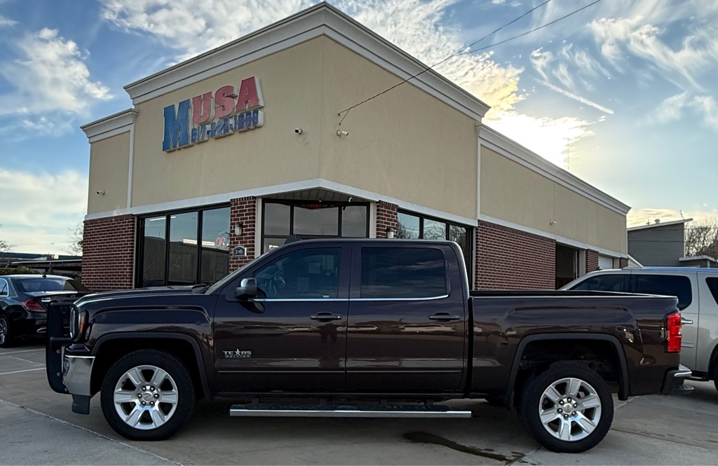 Photo 11 of this GMC SIERRA
