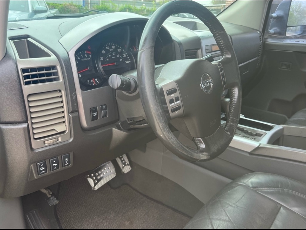 Photo 7 of this NISSAN TITAN
