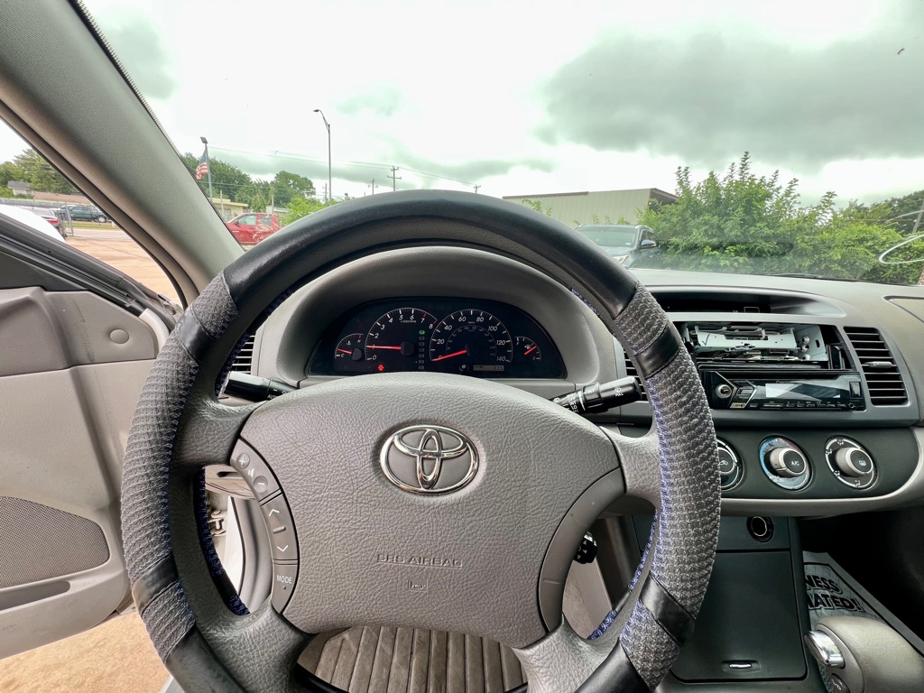 Photo 8 of this TOYOTA CAMRY