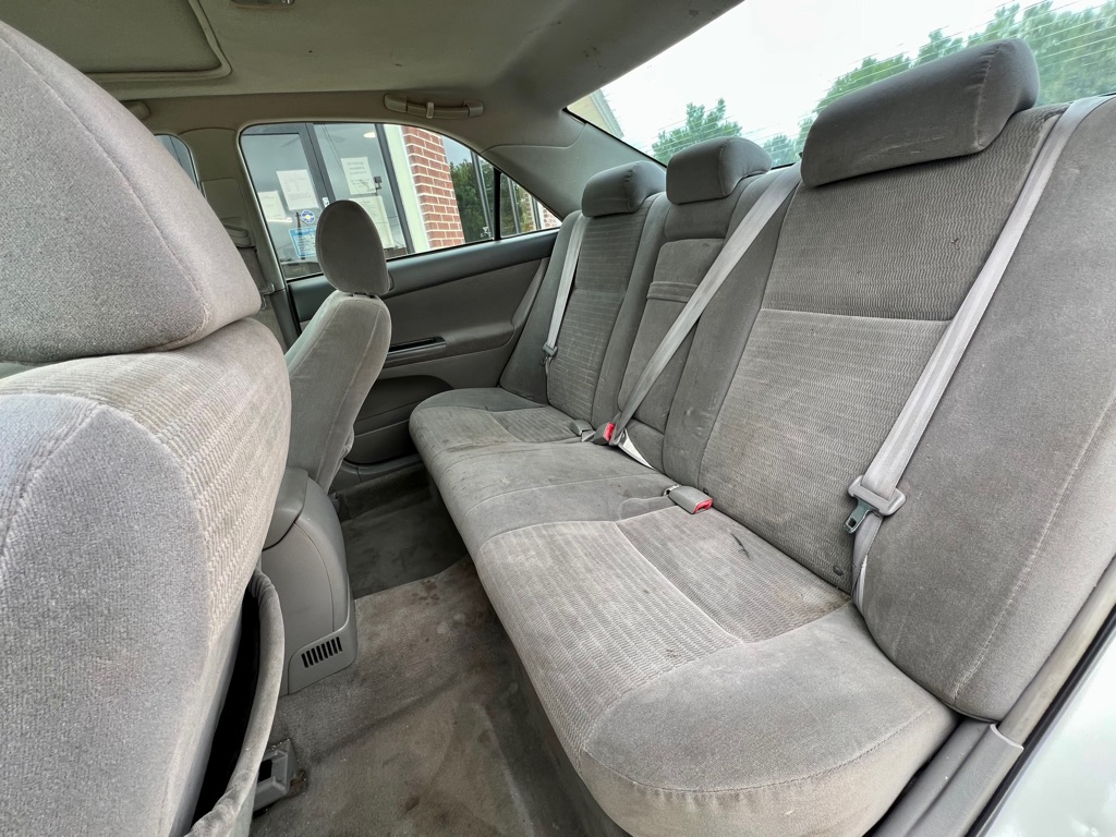 Photo 9 of this TOYOTA CAMRY
