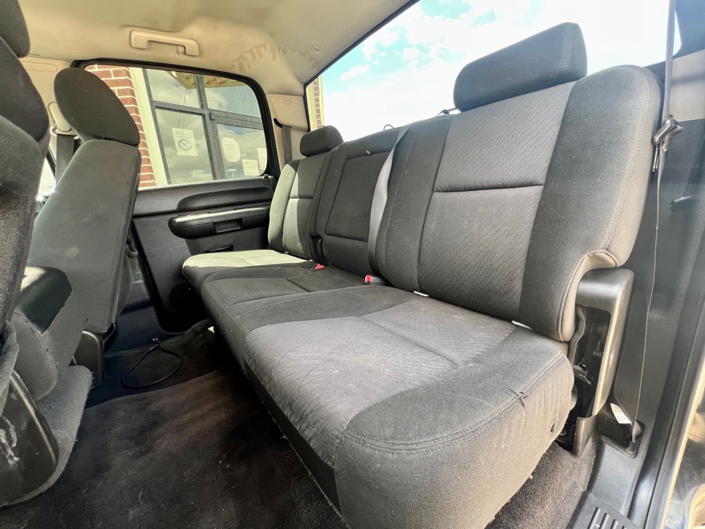 Photo 11 of this GMC SIERRA