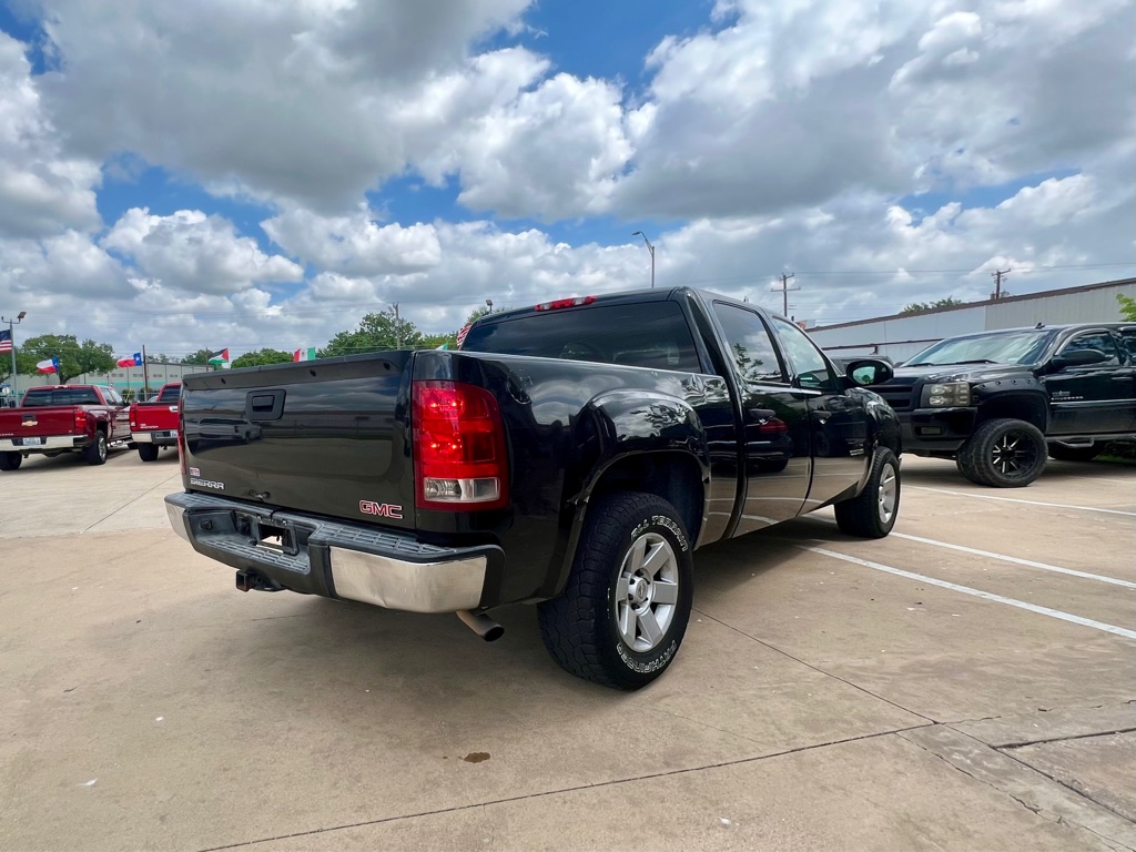 Photo 5 of this GMC SIERRA