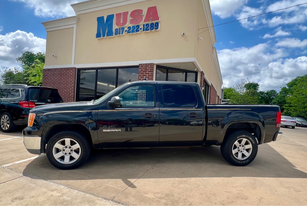 Photo 3 of this GMC SIERRA