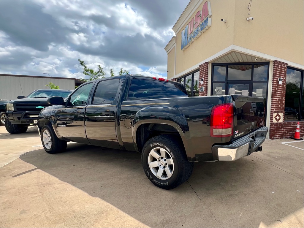 Photo 4 of this GMC SIERRA