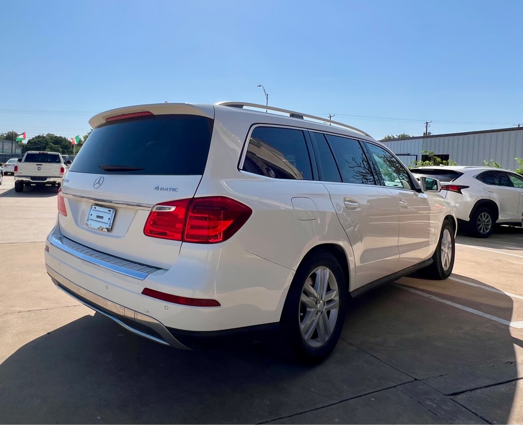 Photo 6 of this MERCEDES-BENZ GL
