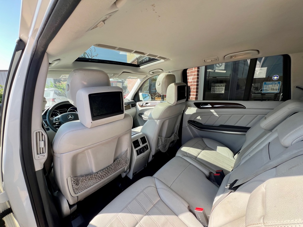 Photo 14 of this MERCEDES-BENZ GL