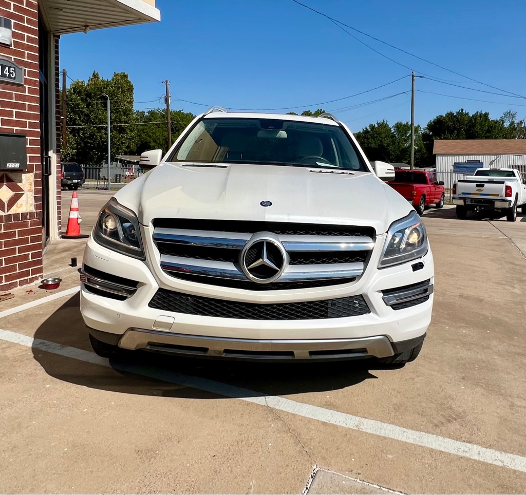 Photo 2 of this MERCEDES-BENZ GL
