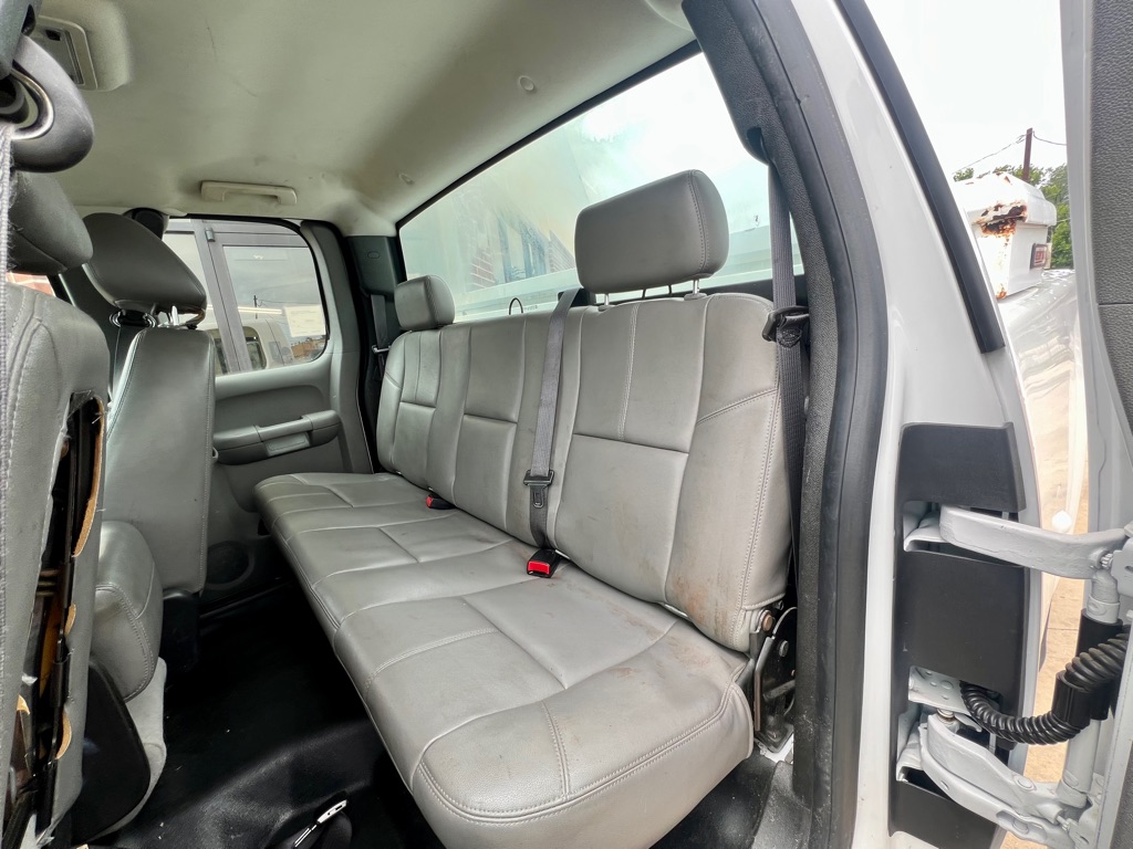 Photo 10 of this CHEVROLET SILVERADO 2500