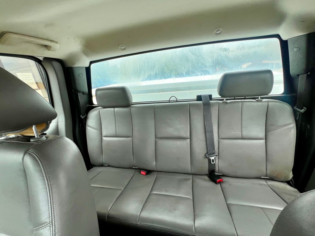 Photo 9 of this CHEVROLET SILVERADO 2500