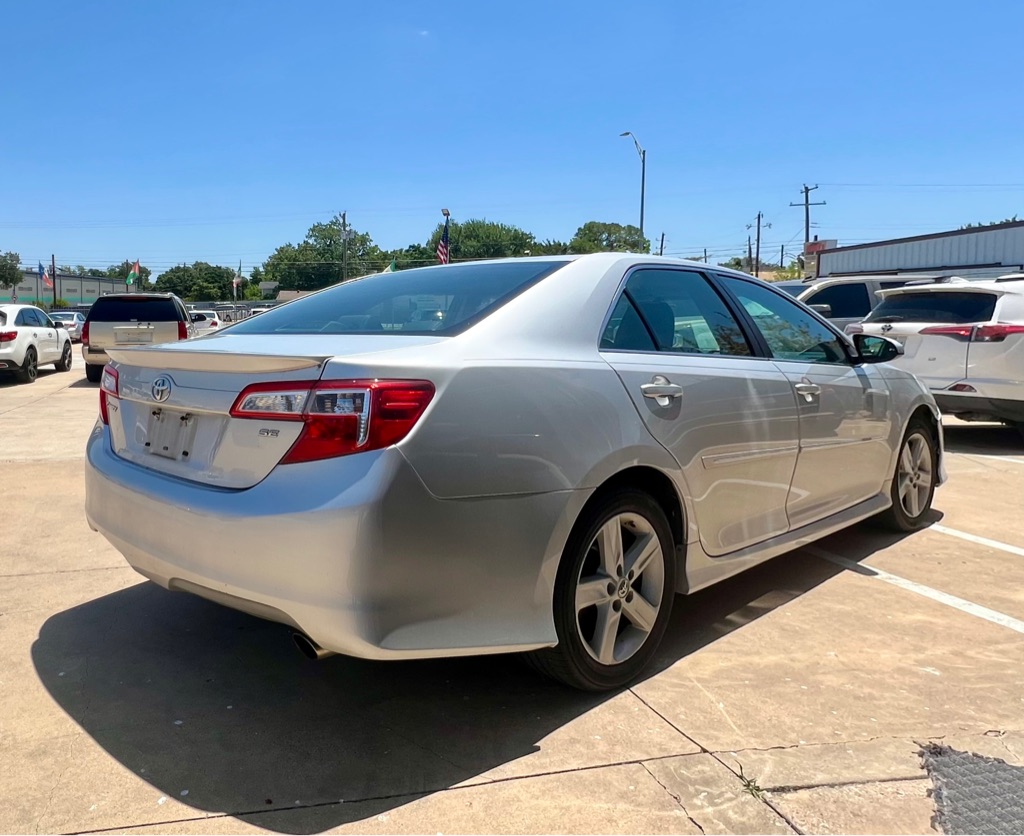 Photo 6 of this TOYOTA CAMRY