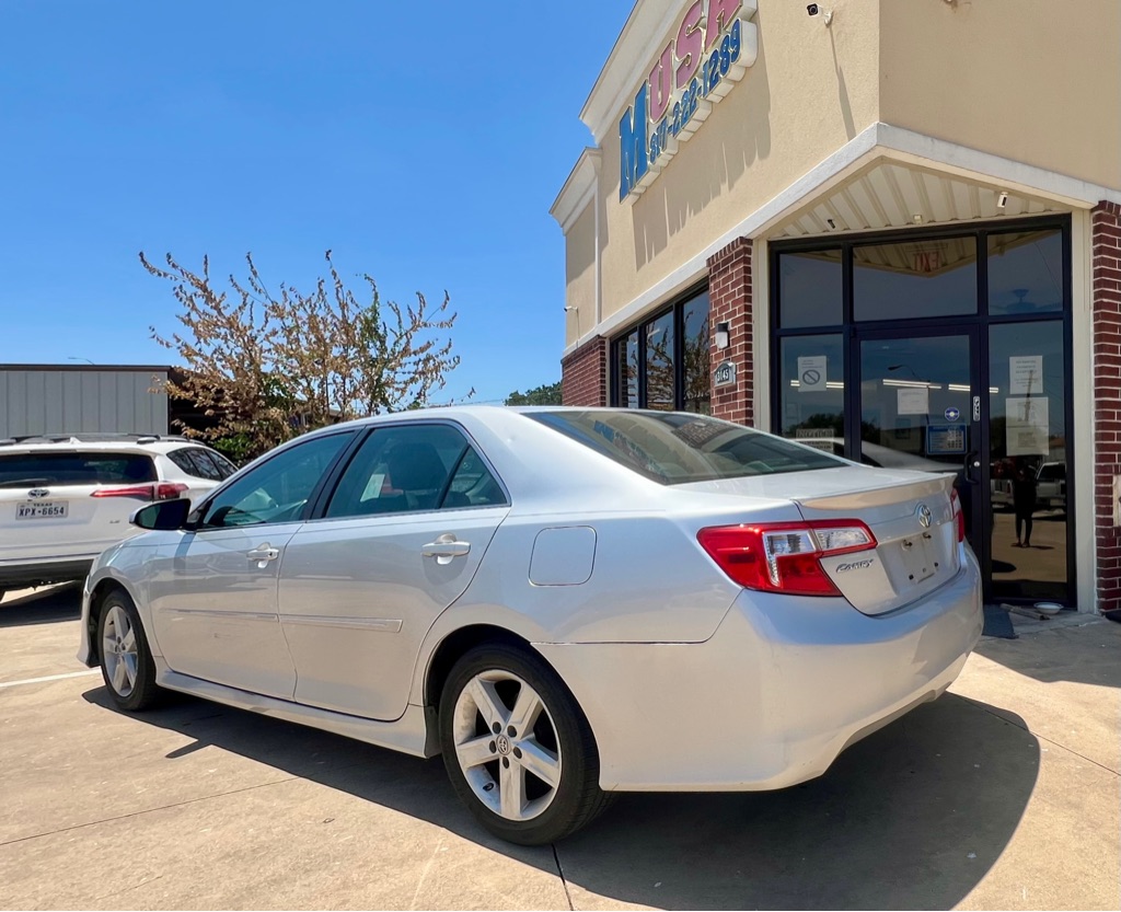 Photo 4 of this TOYOTA CAMRY