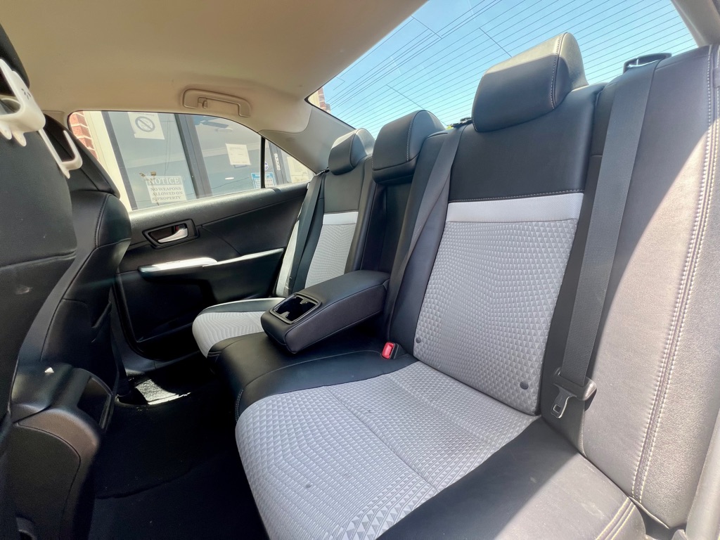 Photo 10 of this TOYOTA CAMRY