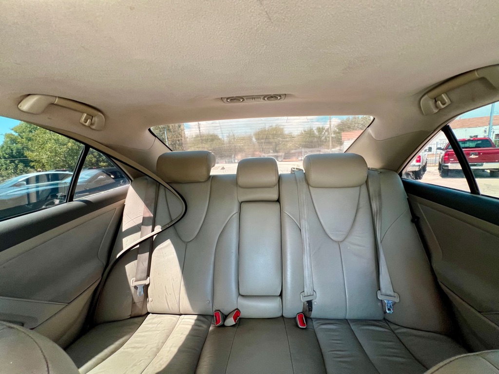 Photo 13 of this TOYOTA CAMRY