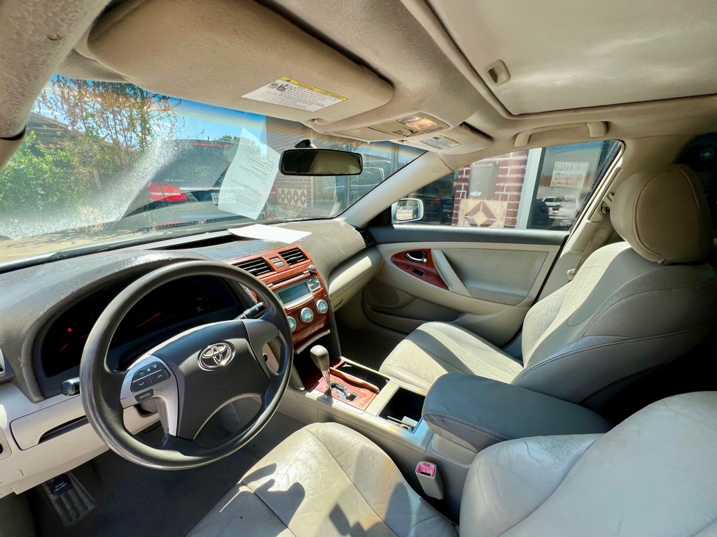 Photo 8 of this TOYOTA CAMRY