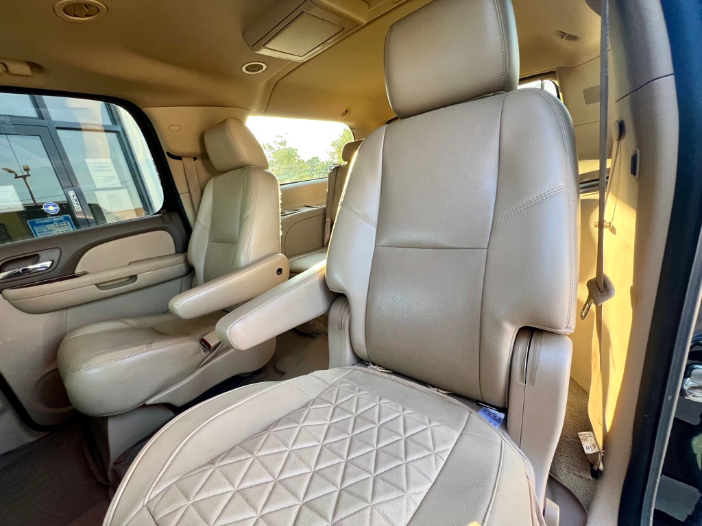 Photo 12 of this CHEVROLET SUBURBAN