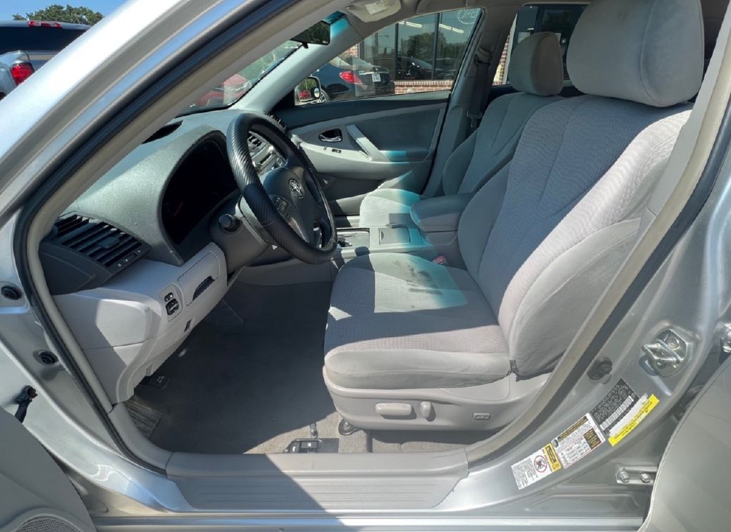 Photo 7 of this TOYOTA CAMRY