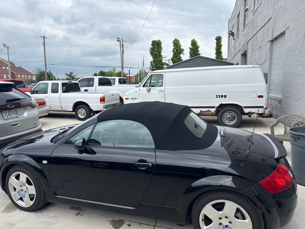 Photo 2 of this AUDI TT