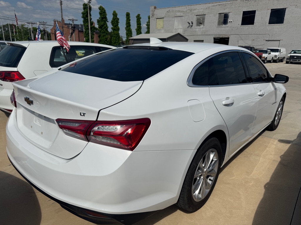 Photo 3 of this CHEVROLET MALIBU