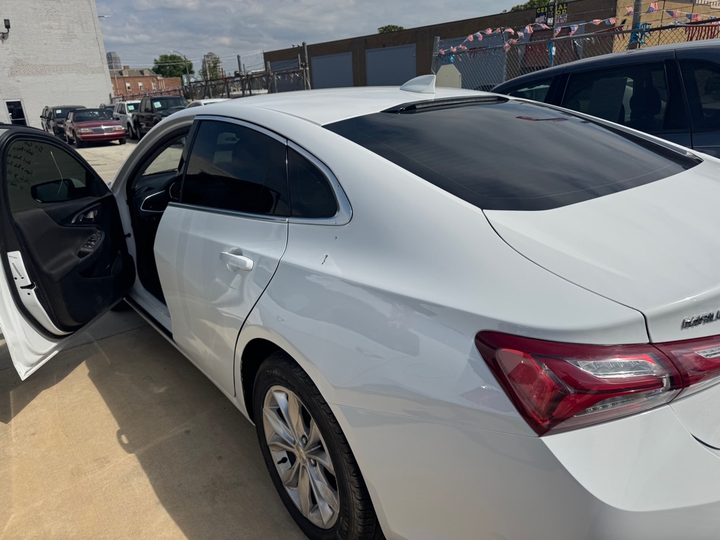 Photo 2 of this CHEVROLET MALIBU
