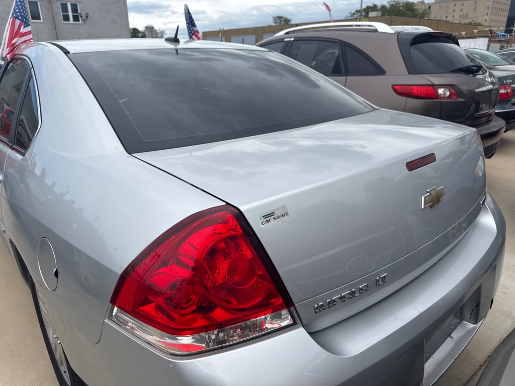 Photo 4 of this CHEVROLET IMPALA LIMITED
