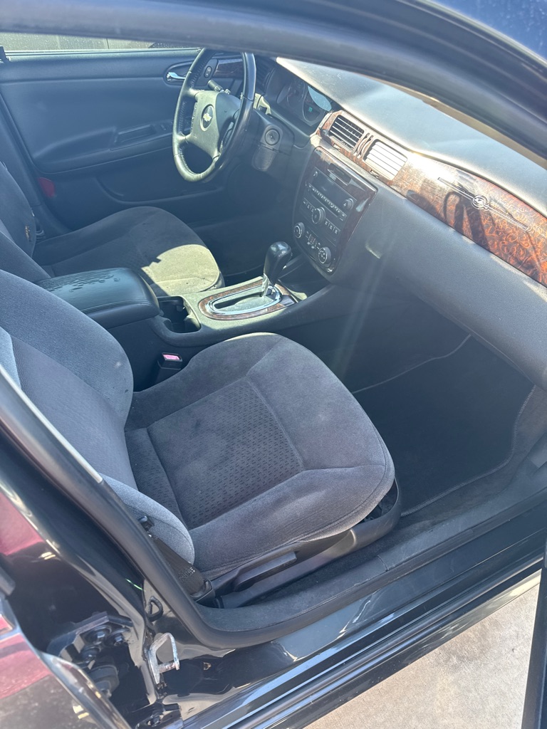 Photo 3 of this CHEVROLET IMPALA
