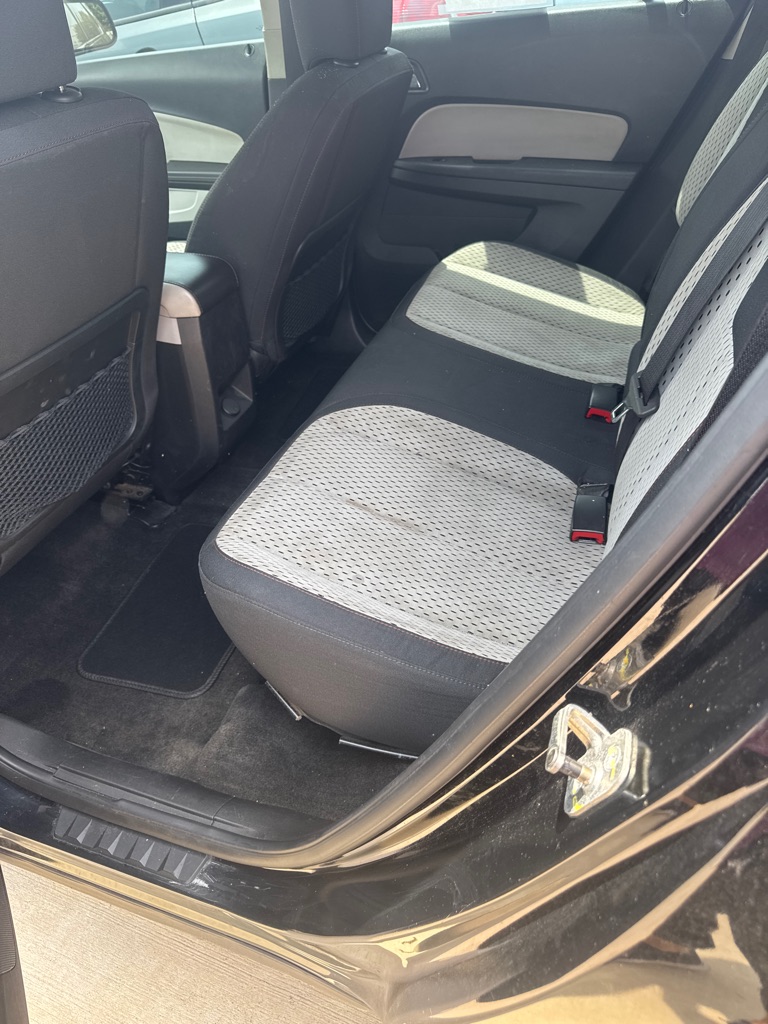 Photo 3 of this CHEVROLET EQUINOX