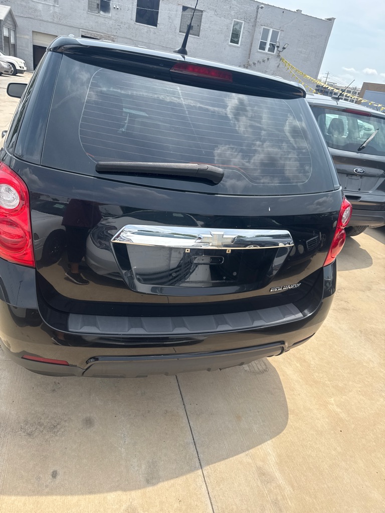Photo 4 of this CHEVROLET EQUINOX