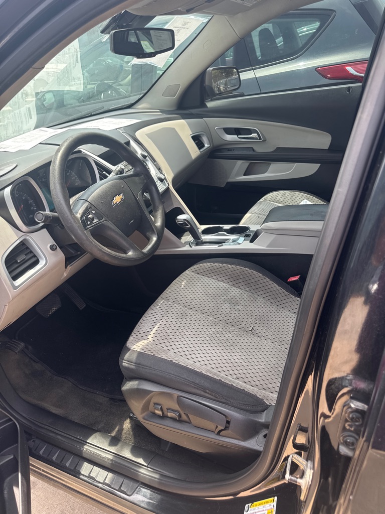 Photo 2 of this CHEVROLET EQUINOX