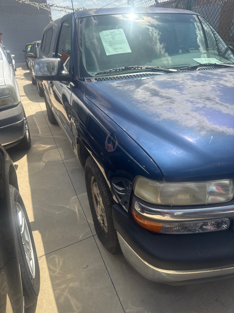 Photo 2 of this CHEVROLET SILVERADO 1500