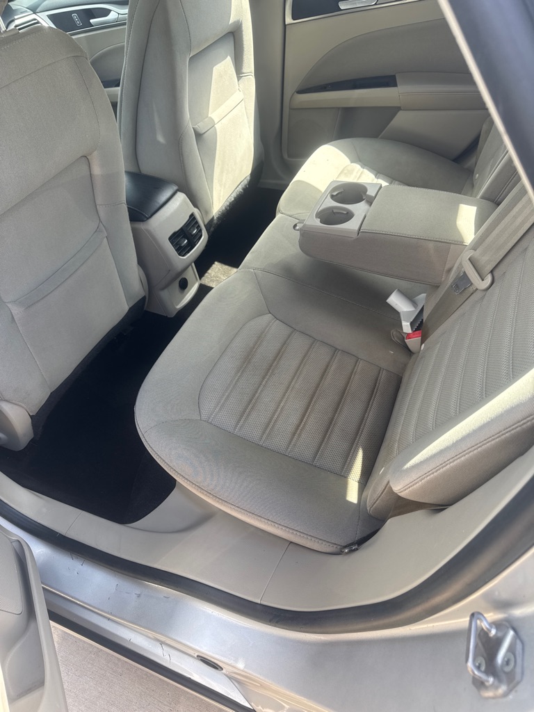 Photo 3 of this FORD FUSION