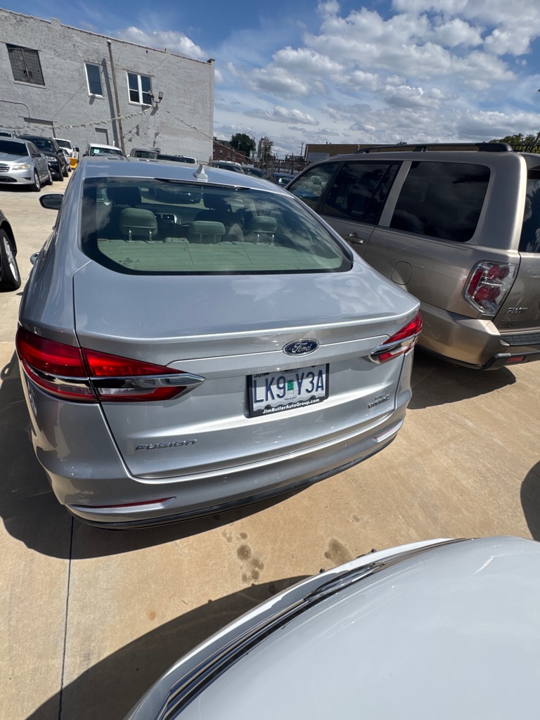 Photo 4 of this FORD FUSION