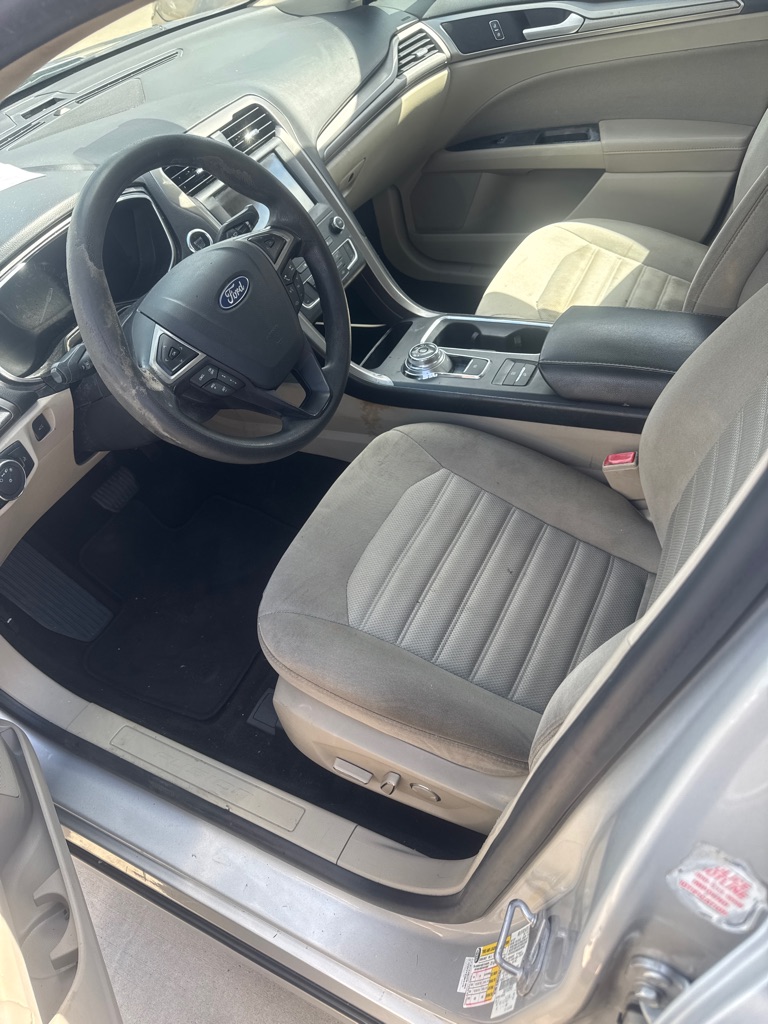 Photo 2 of this FORD FUSION
