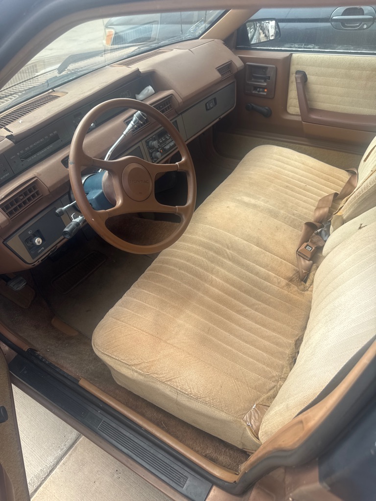 Photo 2 of this PONTIAC 6000