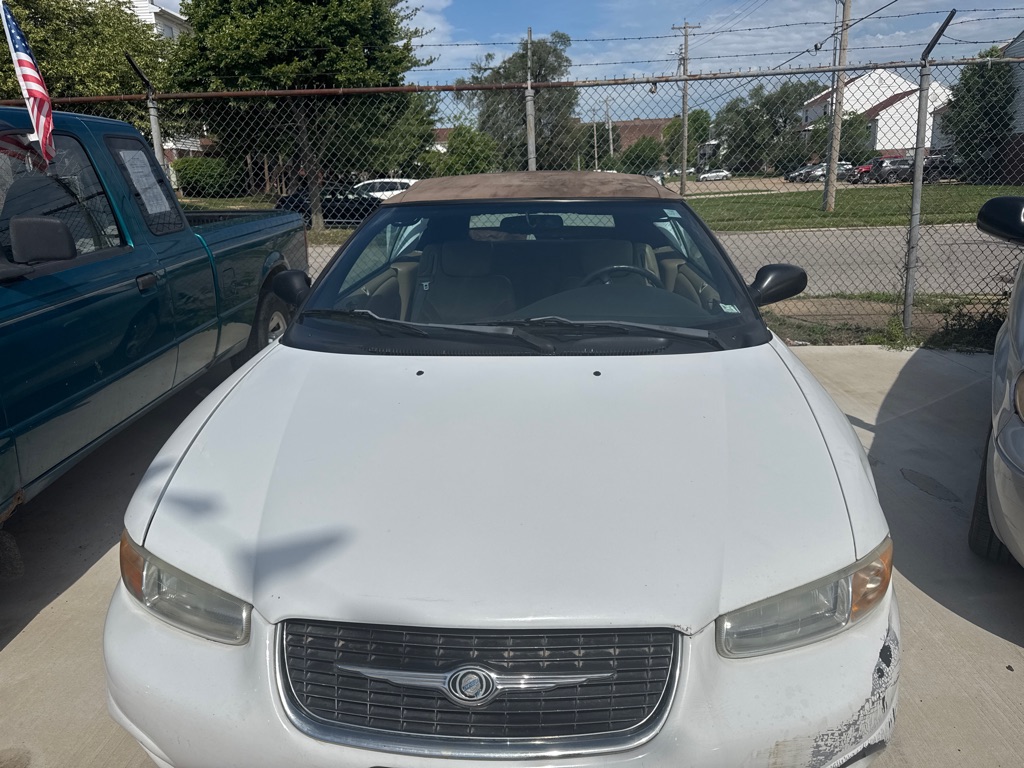 Photo 3 of this CHRYSLER SEBRING