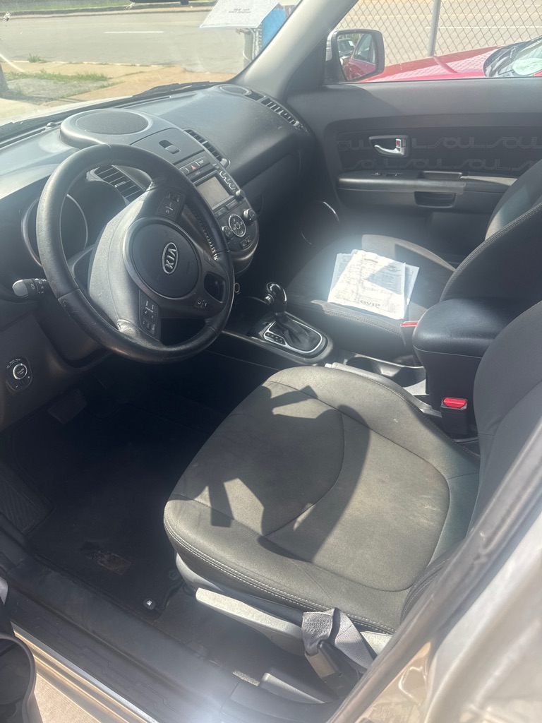 Photo 2 of this KIA SOUL
