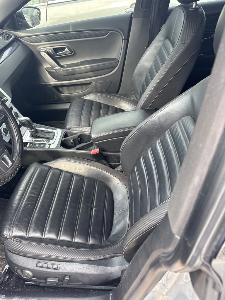 Photo 3 of this VOLKSWAGEN CC