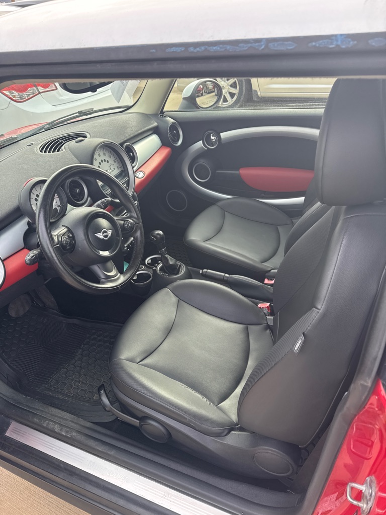 Photo 5 of this MINI COOPER