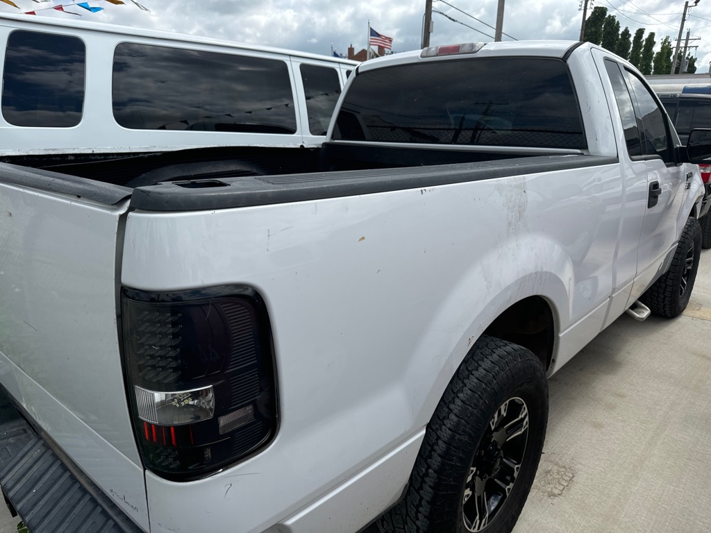 Photo 5 of this FORD F150