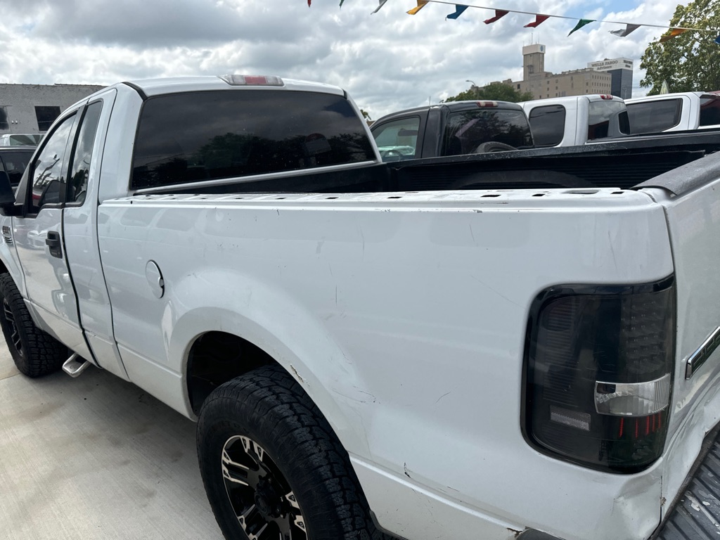 Photo 4 of this FORD F150